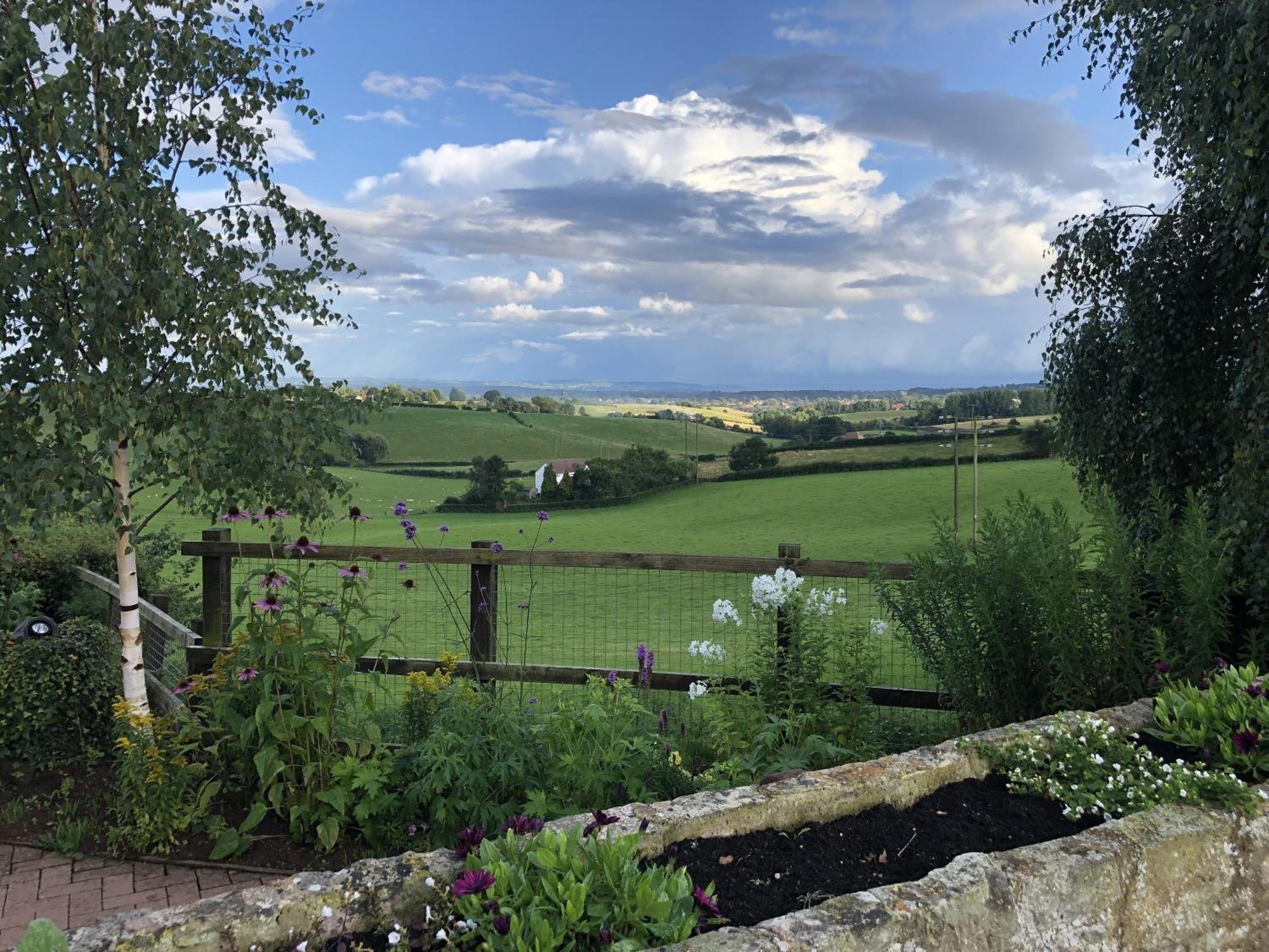Betula Views Studio Newent Buitenkant foto