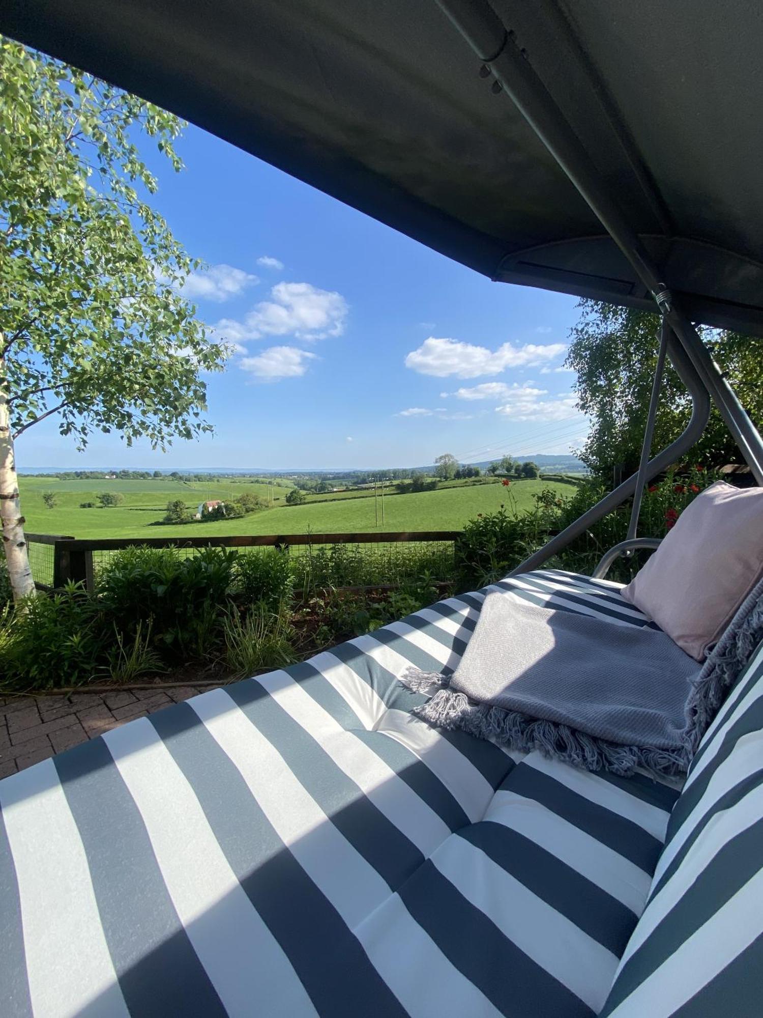 Betula Views Studio Newent Buitenkant foto